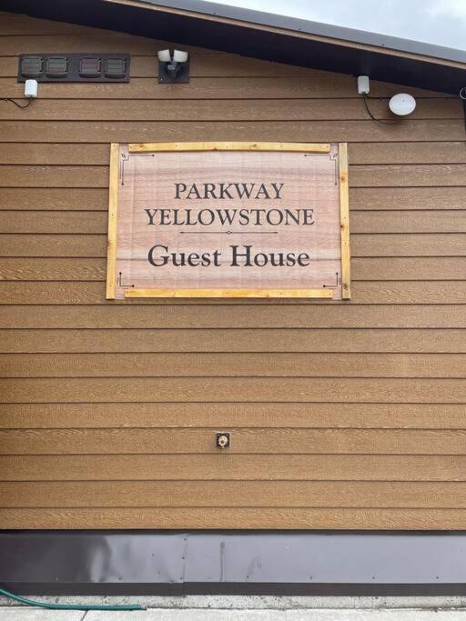 Parkway Yellowstone Guest House Room #2 Gardiner Exterior photo